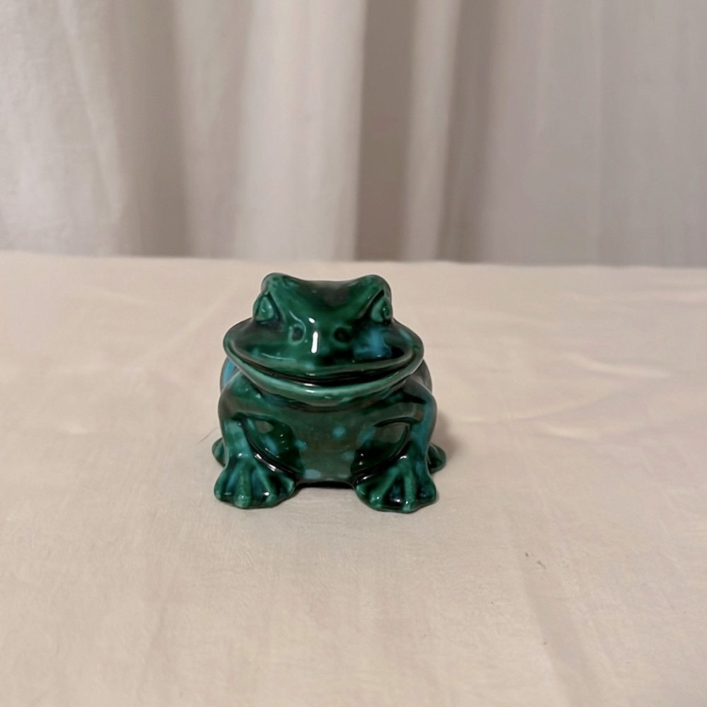 Vintage Atlantic Mold Green Glazed Ceramic Frog Pottery